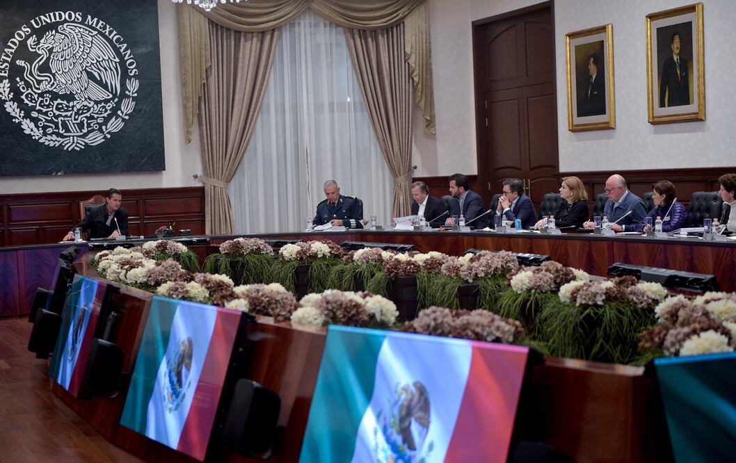 El presidente Enrique Peña Nieto sostiene reuniones con integrantes de Gabinete para evaluar las acciones y os daños provocados por el temblor (PRESIDENCIA)