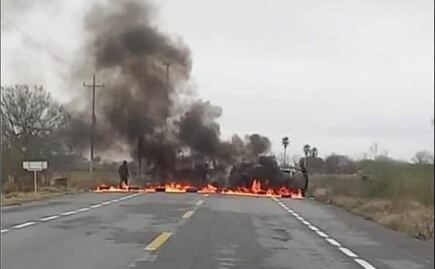 Con vehículos incendiados bloquean carretera Reynosa-Ribereña