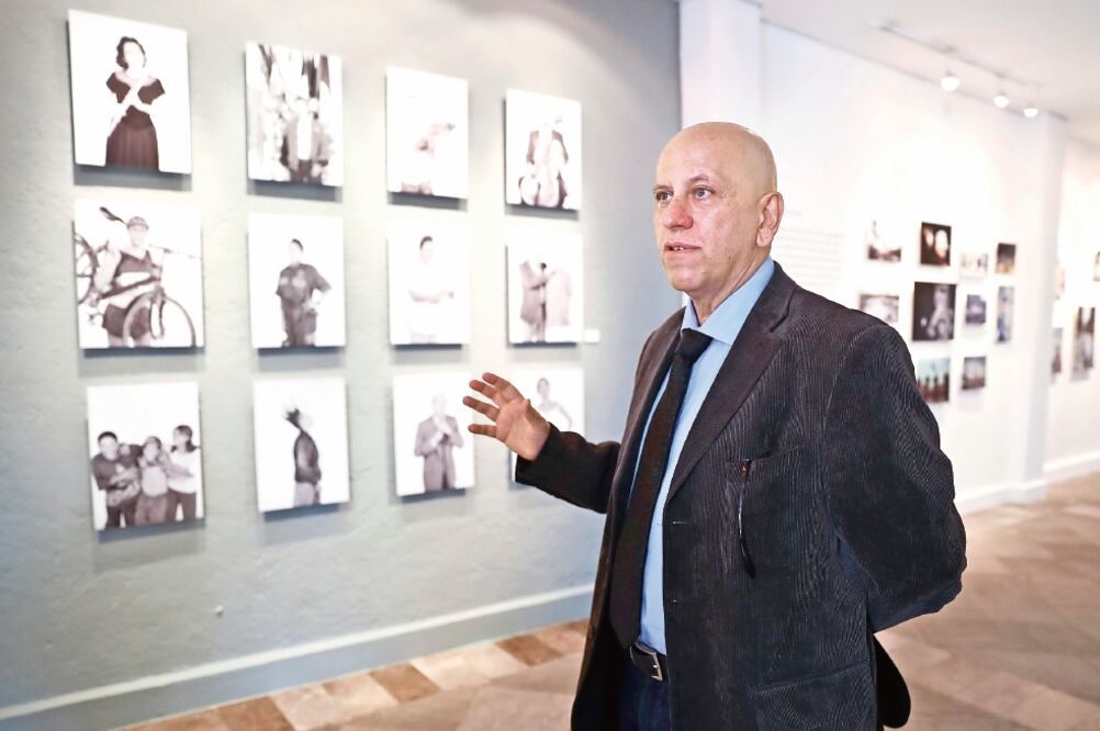 De acuerdo con el secretario de Cultura de la capital, Eduardo Vázquez, la exposición busca rememorar los hechos en las últimas dos décadas y abrir la reflexión (CRISTOPHER ROGEL BLANQUET. EL UNIVERSAL)