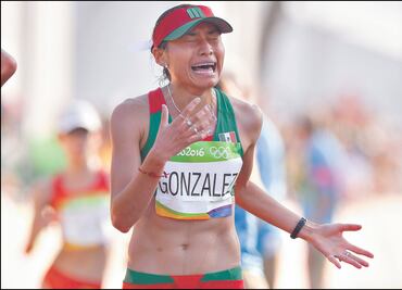 'Lupita' González no perderá su beca vitalicia