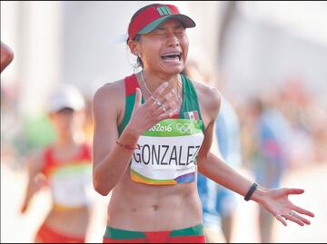 'Lupita' González no perderá su beca vitalicia