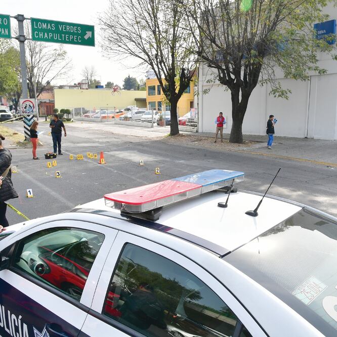 Balacera. Dos sujetos amagaron a un cuentahabiente, que habría retirado dinero de Bancomer Santa Mónica. Foto: HUGO GARCÍA. EL UNIVERSAL