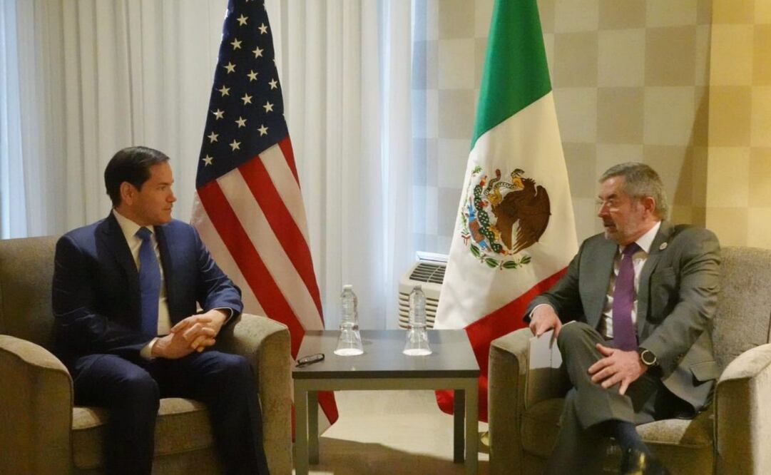 El canciller Juan Ramón de la Fuente con Marco Rubio se dio en el marco de la Reunión Ministerial de Relaciones Exteriores del G7, que se llevó a cabo en Ontario, Canadá. Foto: Especial