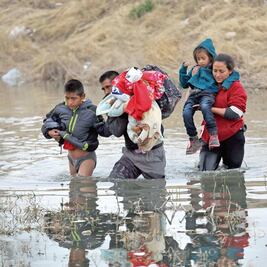 Trump amaga con declarar emergencia