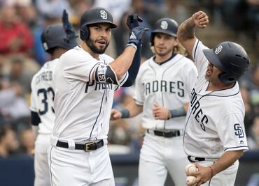 Padres derrota a Dodgers en Monterrey