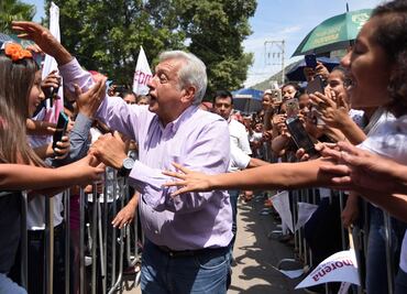 Abre INE 2 investigaciones por llamadas telefónicas contra AMLO