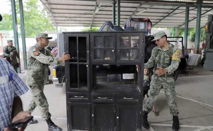 Tras inundaciones en Guasave, familias regresan a sus casas con todo y muebles con ayuda del Ejército