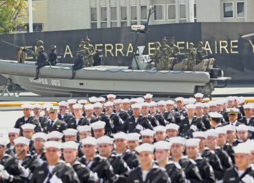 Exhorta a cerrar filas en favor de Fuerzas Armadas