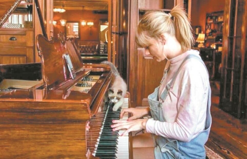 Taylor Swift celebra en la cima