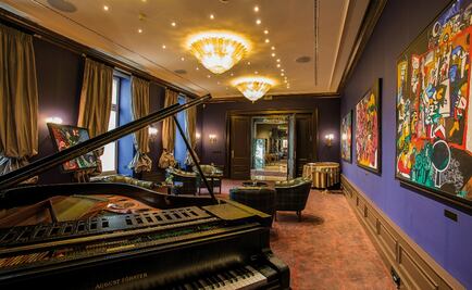 Duerme en una obra de arte