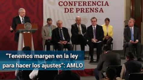Retira AMLO su nombre de cartas en créditos a microempresarios