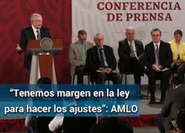 Retira AMLO su nombre de cartas en créditos a microempresarios