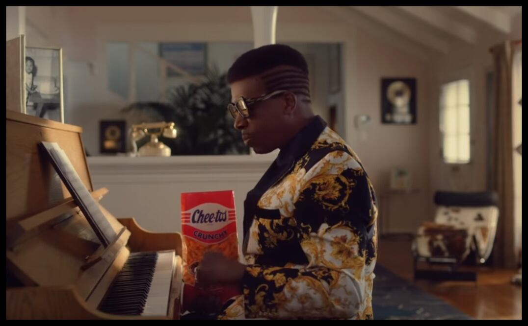 MC Hammer en un anuncio publicitario de Cheetos (Especial)