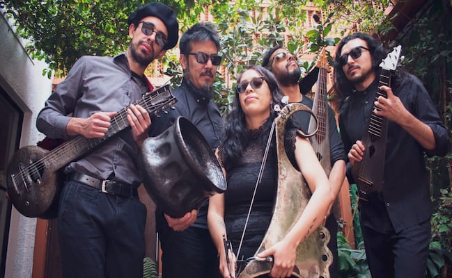 Cabezas de Cera, la banda mexicana  que inventa sus instrumentos  