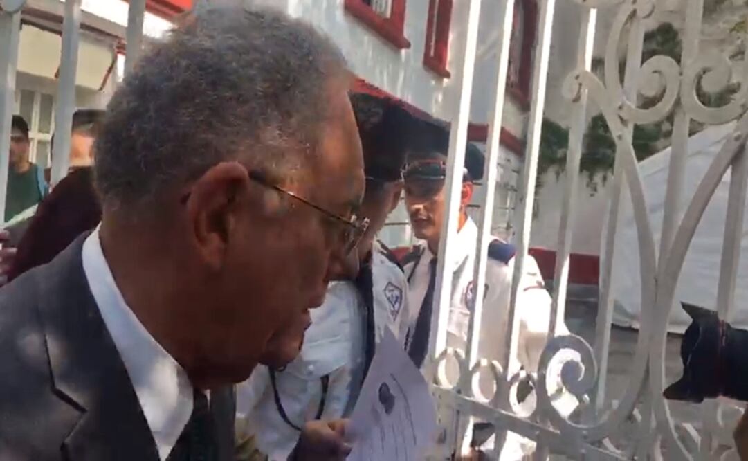 Javier Jiménez Espriú, próximo secretario de Comunicaciones y Transportes, llegó con el dictamen a la casa de transición. Foto: Tomada de video