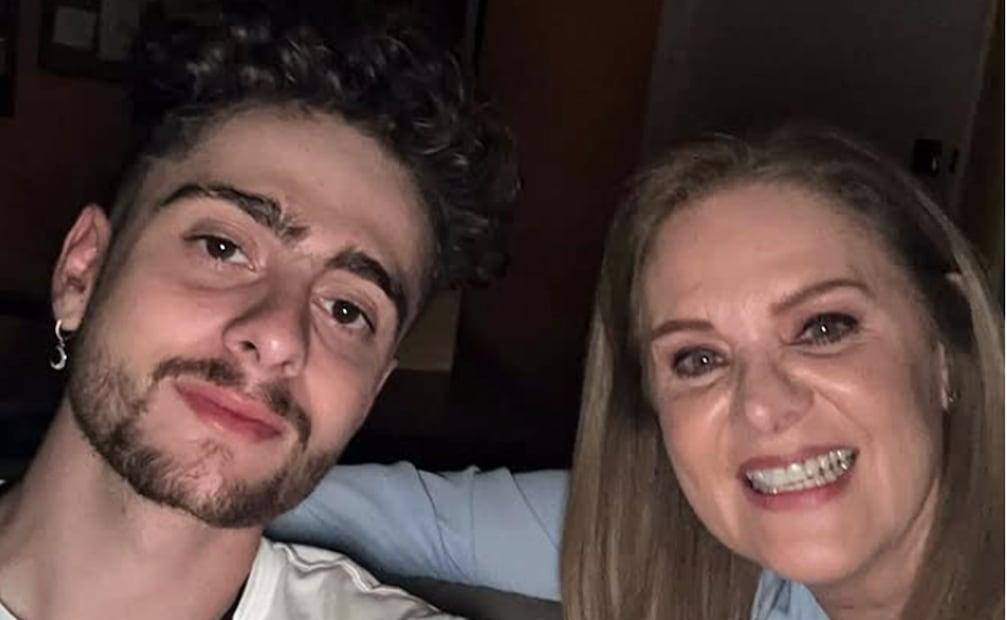 Nico y su madre Erika Buenfil.