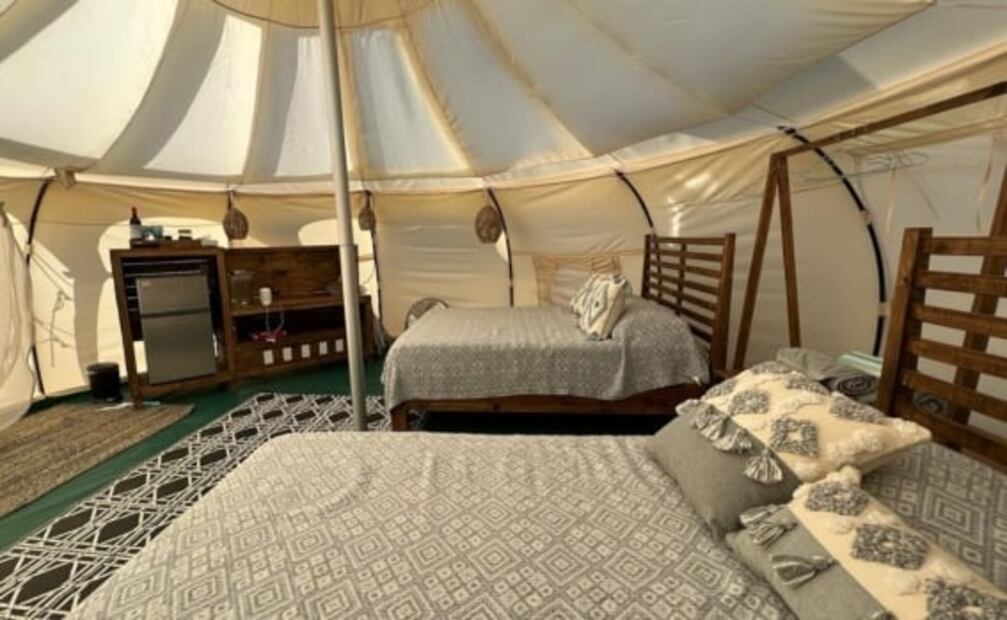 El campamento de lujo en una playa solitaria del mar de Cortés