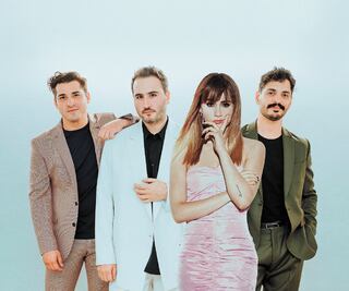 Reik y Aitana revisitan el amor con "Enemigos"