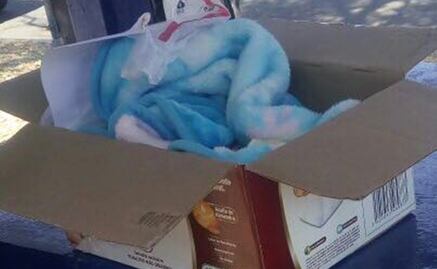 Abandonan a bebé en caja de cartón en Naucalpan