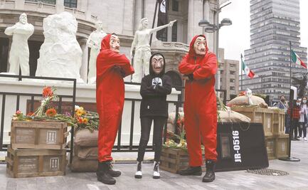 Caídos de “La casa de papel” se plantan en Bellas Artes