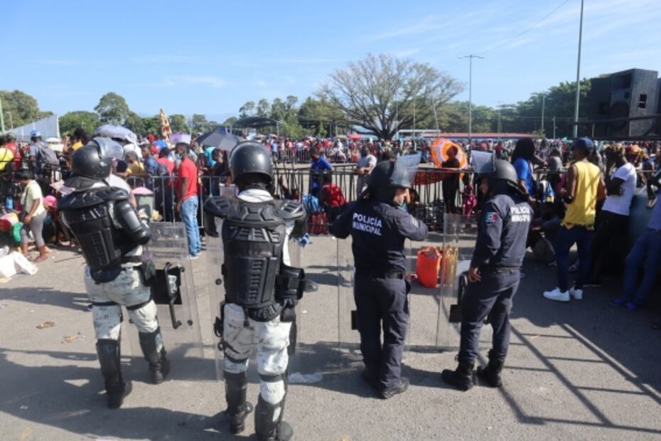 Migrantes insisten en bloqueos para presionar al INM