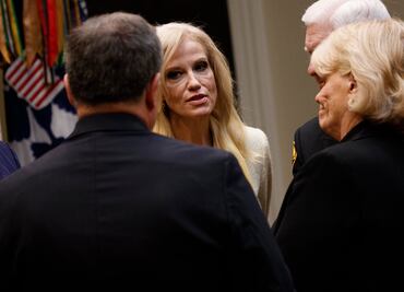 Casa Blanca asesora a Conway tras promover marca de Ivanka Trump