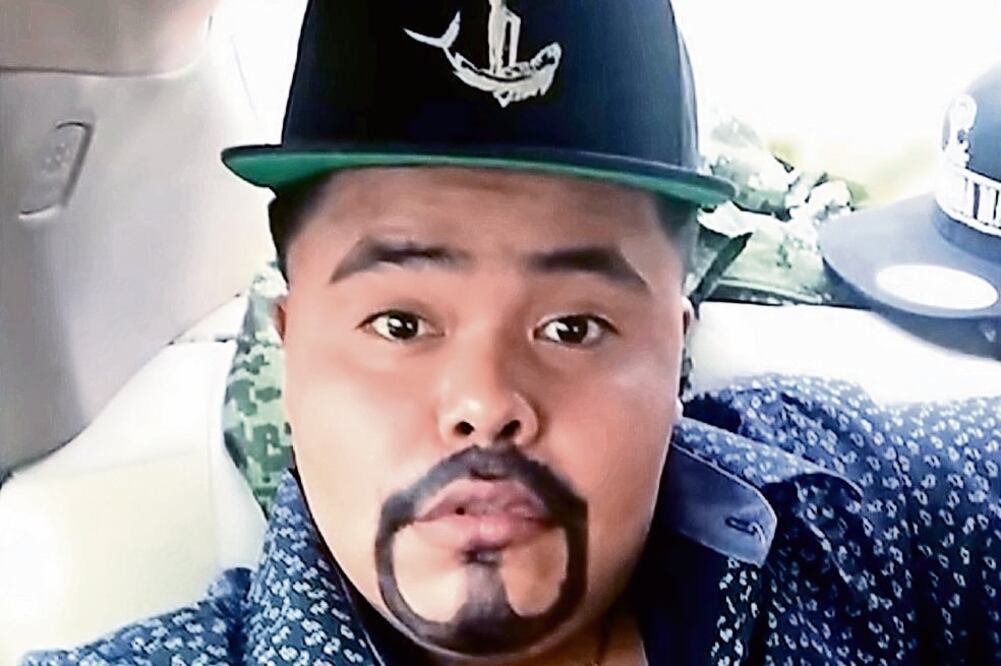 El Pirata parecía no conocer otra realidad que la de una vida disipada y dispuesto a cualquier cosa por ser aceptado y “reconocido como artista”, según solía comentar (TOMADAS DE YOUTUBE)