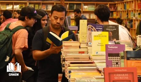 CANIEM impugna convocatoria de la SEP para elaborar libros de texto de inglés