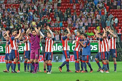 Chivas acelera y ya es tercero