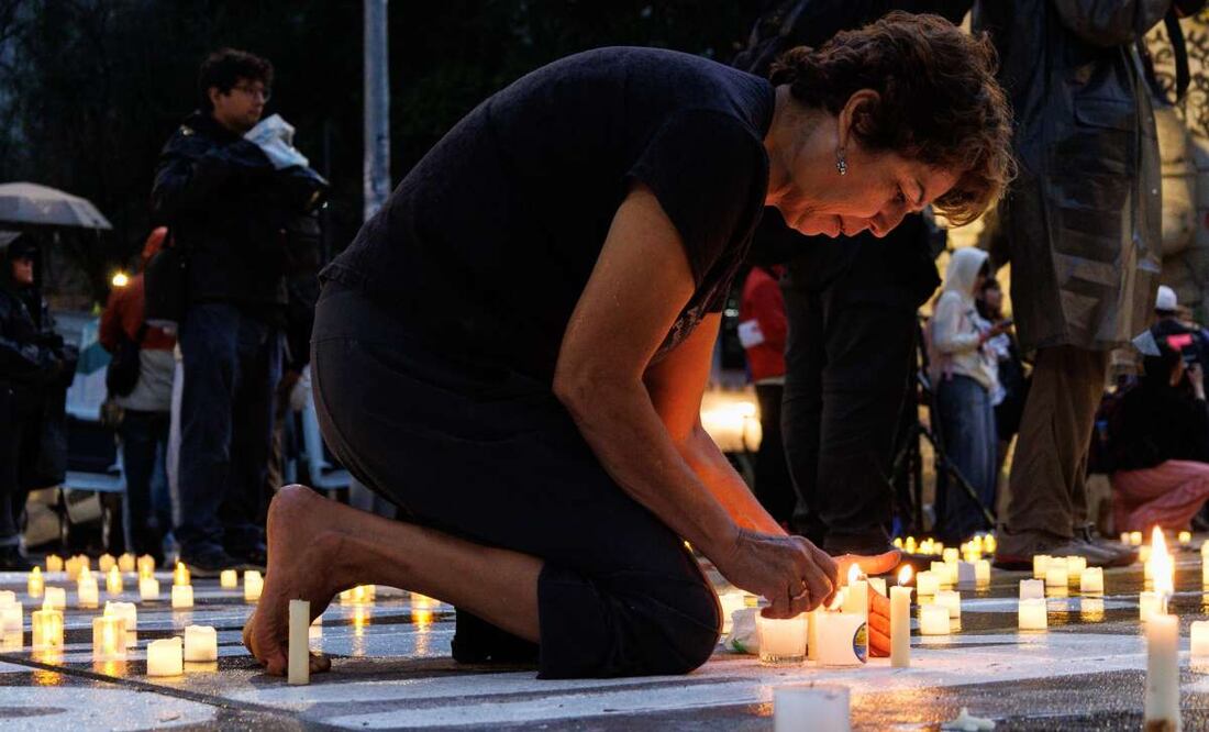 Colectivos de madres buscadoras se reúnen en el monumento a la madre para la velada previo al 10 de Mayo. Foto: Yaretzy M. Osnaya/EL UNIVERSAL