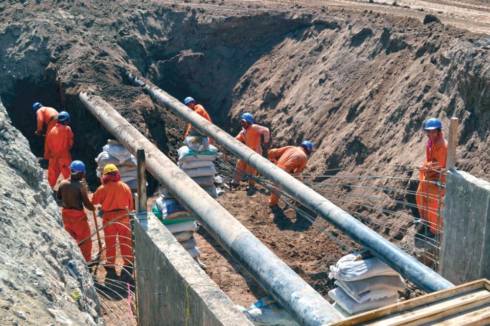 La distribución de petrolíferos será una de las actividades del nuevo centro de logística que busca crear Andrés Manuel López Obrador. Foto: ARCHIVO EL UNIVERSAL