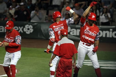 Diablos Rojos se imponen a Tigres en el primero de la serie