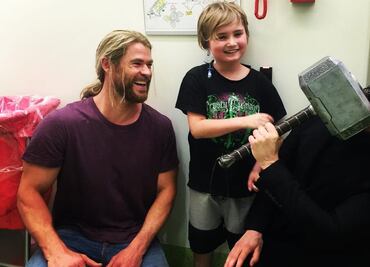 "Thor" y "Loki" conviven con niños en hospital