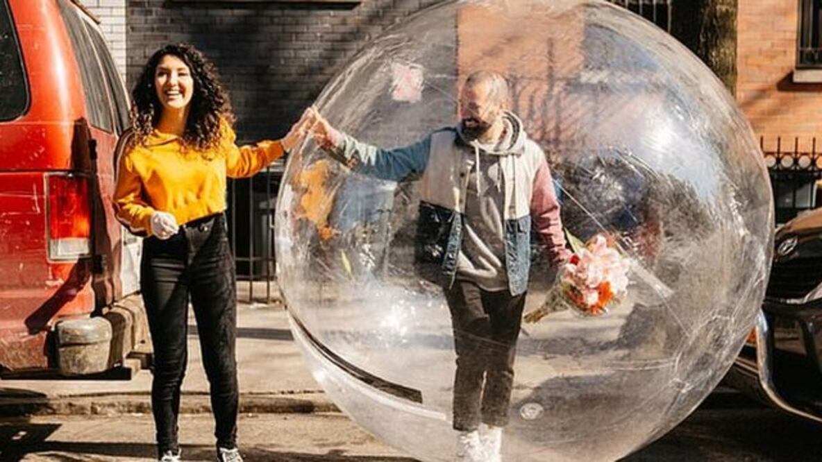 La historia de amor que surgió durante la cuarentena en NY y que siguen millones en el mundo