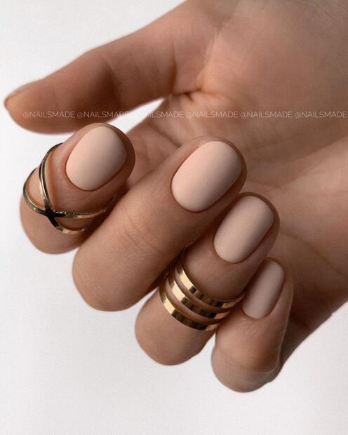 Esmaltes de uñas que te hacen ver más joven