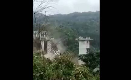 Derrumbe de puente ferroviario deja al menos 17 muertos en India