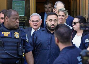 Declaran culpable de corrupción al senador demócrata Bob Menéndez en EU