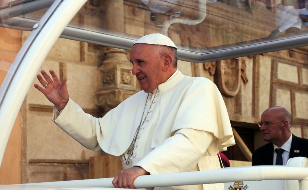 El Papa Francisco se dirigió a la Catedral de San Cristóbal de las Casas en 2016, donde pasó un momento ante el sepulcro del obispo Samuel Ruiz García. Foto: Archivo Juan Carlos Reyes/ EL UNIVERSAL 