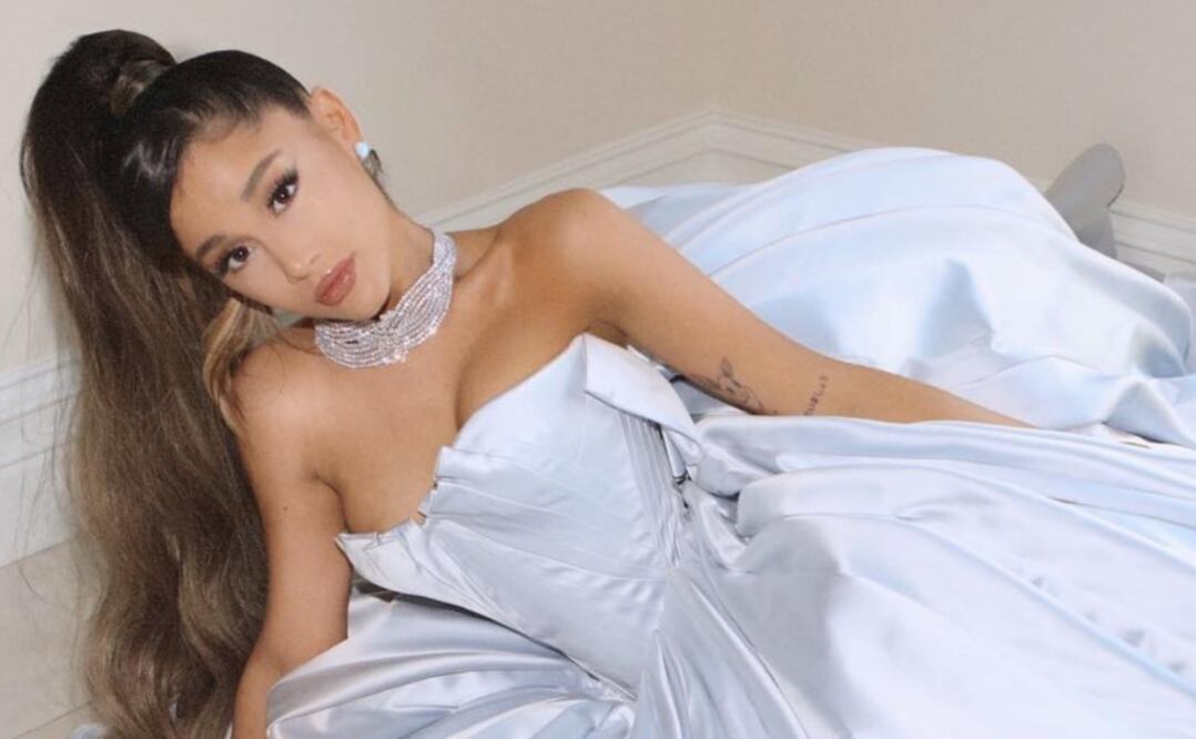 Las uñas anti san valentín de Ariana Grande sorprendieron a fanáticos. Foto: Instagram