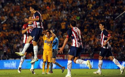 ¿Cómo fue la última victoria de Chivas en el estadio de los Tigres?