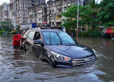 Cómo pasar una inundación en el auto