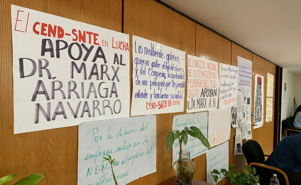 Continúa desalojo de la oficina de Marx Arriaga tras cuarto día de atrincheramiento este martes 17 de febrero de 2026. Foto: Alberto González/ EL UNIVERSAL