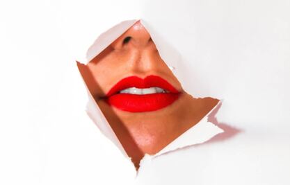 Tips para evitar que se manchen los dientes y cómo blanquearlos en casa