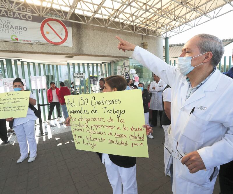 Personal de hospitales mexiquenses protestó en demanda de insumos para atender a enfermos de Covid-19. Foto: JORGE ALVARADO. EL UNIVERSAL