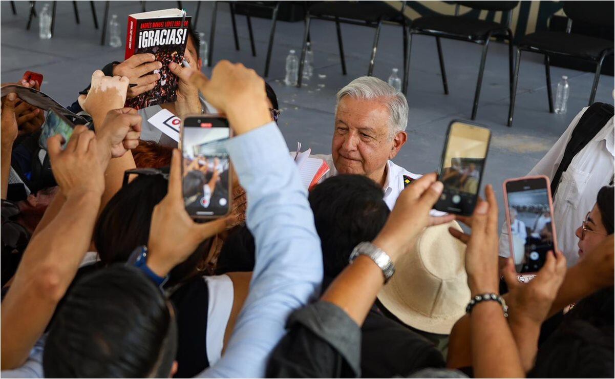 Enrique Alfaro, gobernador de Jalisco en evento de López Obrador y Claudia Sheinbaum. Foto: Hugo Salvador/EL UNIVERSAL