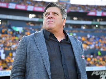 Miguel Herrera "calienta" para regresar al timón de la Selección Mexicana y "ocupar" el puesto de Javier Aguirre