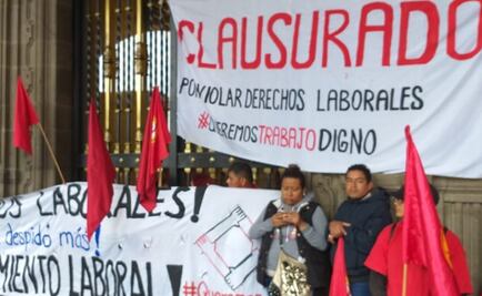 Trabajadores de la CDMX "clausuran" Palacio del Ayuntamiento; acusan violación a sus derechos