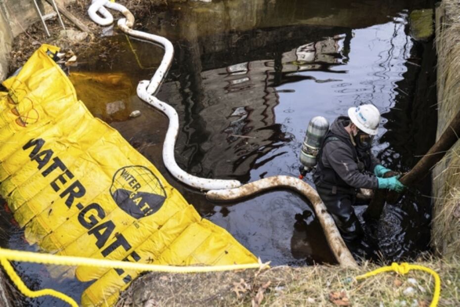 “Estamos para apoyar": CEO de empresa ferroviaria visita Ohio tras descarrilamiento de tren con químicos