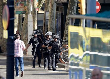 Policía confirma que atropello en Barcelona es un atentado terrorista