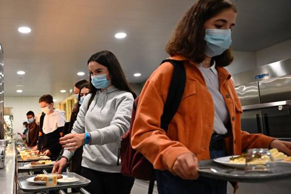 Niños en Francia regresan a clases con mascarilla y distanciamiento social por Covid-19